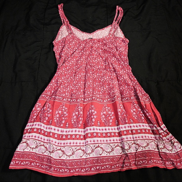 American Eagle Red Patterned Dress - Picture 2 of 3